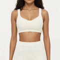 RIBBED FITTED SPORTS BRA TOP WITH SCOOP NECK CONTRAST TRIM AND MEDIUM SUPPORT