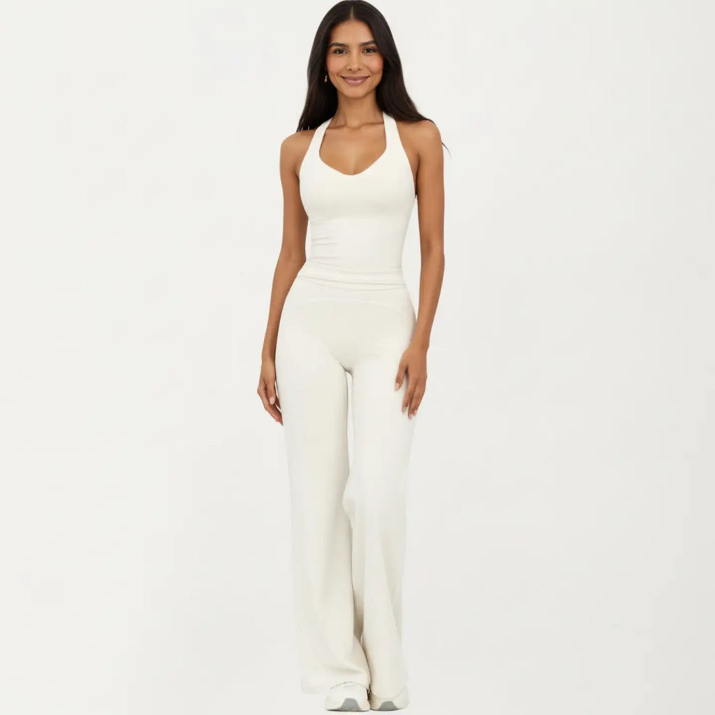 SLEEVELESS FITTED ACTIVE TANK WITH SCOOP NECK CONTRAST TRIM AND SMOOTH STRETCH FABRIC